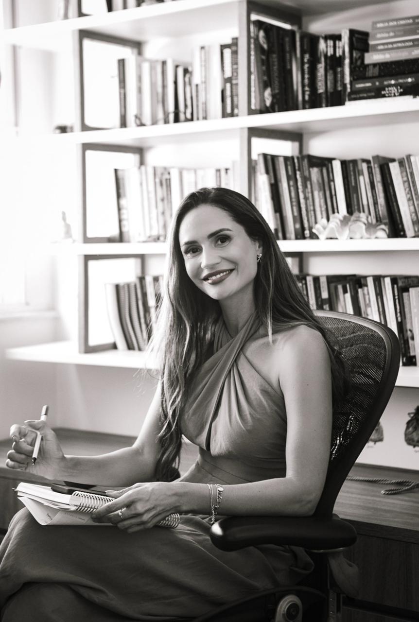 Viviane - Astróloga e Taróloga